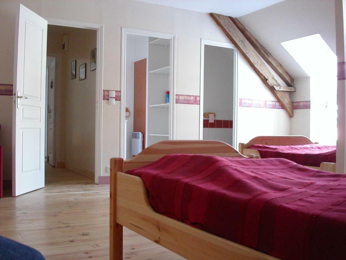 Gite De La Cour Bed & Breakfast Campandre-Valcongrain Room photo